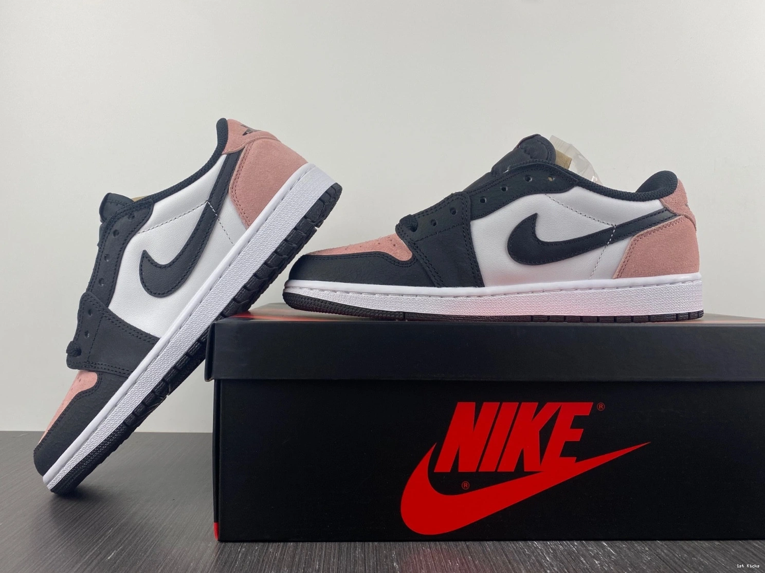 OG Bleached Low - Coral 1 CZ0790-061 Jordan 0107